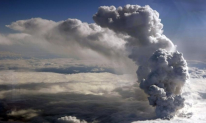 Islande: le trafic aérien interdit après une éruption du plus important volcan du pays