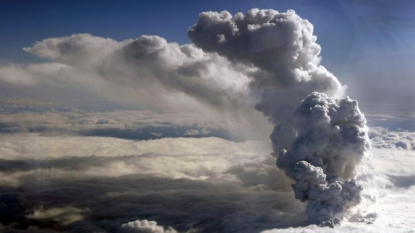 Islande: le trafic aérien interdit après une éruption du plus important volcan du pays