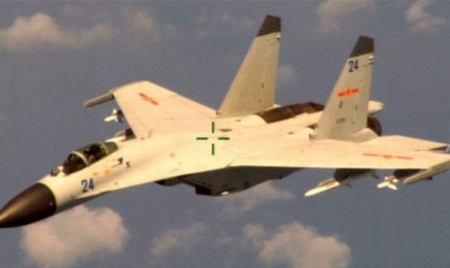 Un avion de chasse chinois a « dangereusement » frôlé un appareil américain