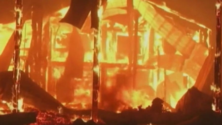 Feu de forêt en Californie : des maisons en flammes