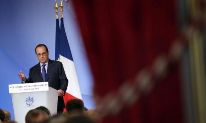 Hollande veut un sommet rapide de la zone euro pour relancer la croissance
