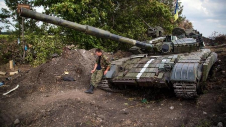 Des soldats russes arrêtés en Ukraine, le Kremlin affirme qu’ils sont entrés “par erreur”