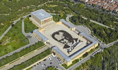 Turquie: 6.000 volontaires pour le plus grand portrait “humain” d’Atatürk