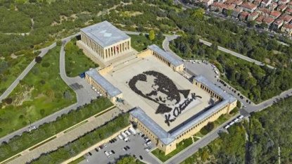 Turquie: 6.000 volontaires pour le plus grand portrait “humain” d’Atatürk