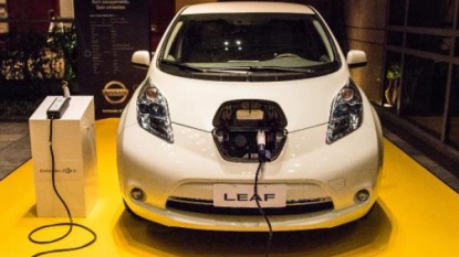 Norvège: les voitures électriques prolifèrent, leurs privilèges menacés