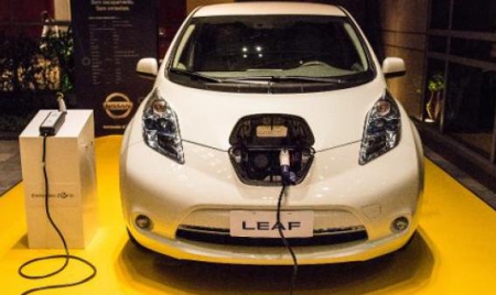 Norvège: les voitures électriques prolifèrent, leurs privilèges menacés