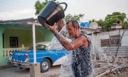 A La Havane, système D et plages improvisées pour échapper à la canicule