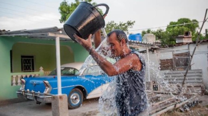 A La Havane, système D et plages improvisées pour échapper à la canicule