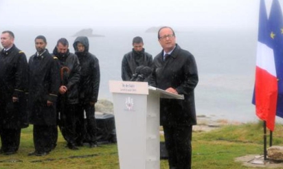 Hollande célèbre les 70 ans de la Libération, dans la tourmente