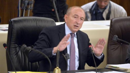 PS: Collomb demande à Hollande de “tenir bon face aux frondeurs”