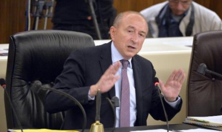 PS: Collomb demande à Hollande de “tenir bon face aux frondeurs”