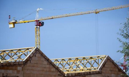 Logement: les mises en chantier chutent toujours, l’attente d’un “plan de relance” se renforce