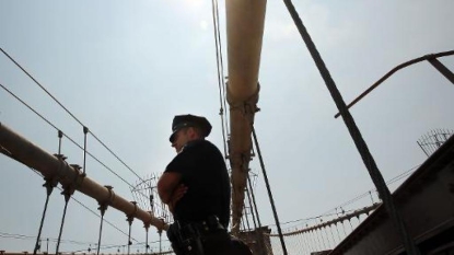 New York : un touriste russe arrêté pour avoir escaladé le pont de Brooklyn