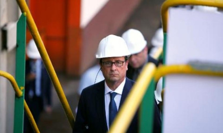 Hollande confirme la livraison d’armes par Paris à des “rebelles syriens”