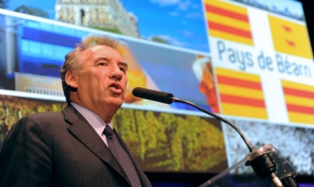 François Bayrou appelle François Hollande à dissoudre l’Assemblée nationale