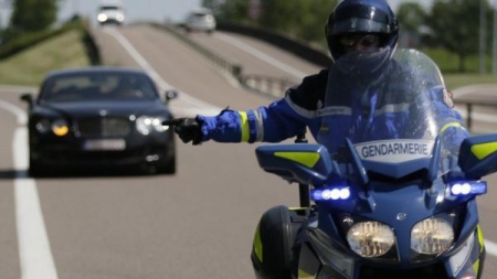 Flashé à 246 km/h sur une route départementale