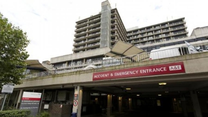 Ebola: le Britannique contaminé par le virus quitte l’hôpital à Londres