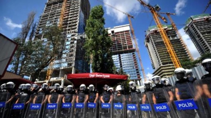 Turquie: la police tire des lacrymogènes contre des manifestants à Istanbul