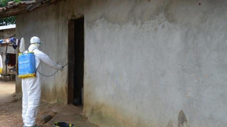 Ebola: un médecin américain récemment infecté au Liberia rapatrié aux Etats-Unis