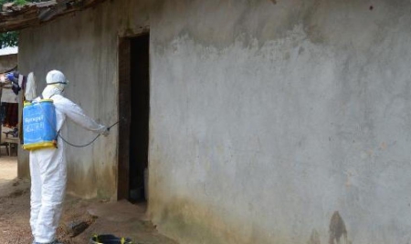 Ebola: un médecin américain récemment infecté au Liberia rapatrié aux Etats-Unis