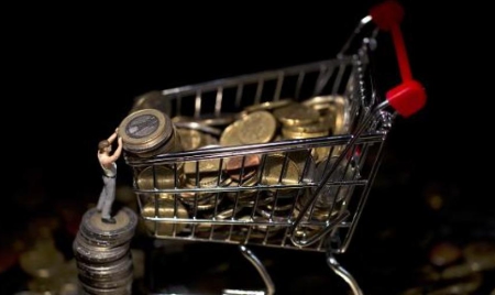 Le taux de pauvreté baisse un peu en 2012, les niveaux de vie aussi