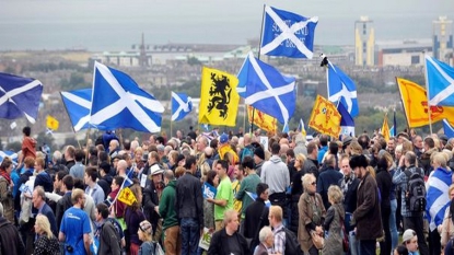 Écosse: le “oui” à l’indépendance en tête d’un sondage