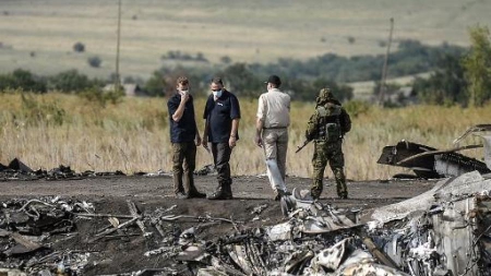 Crash du vol MH17: un premier rapport publié mardi aux Pays-Bas