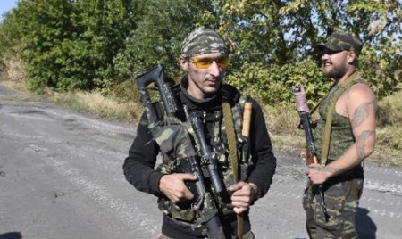 Ukraine: Kiev accuse les rebelles de menacer le processus de paix, tirs à Donetsk