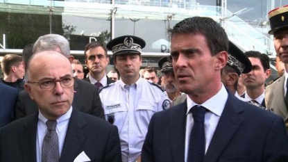 Valls visite le dispositif de sécurité gare Montparnasse