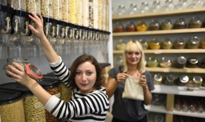 Adieu sacs et barquettes en plastique: Berlin teste le magasin sans emballage