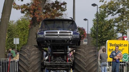 Pays-Bas: un 4×4 géant tue 3 personnes, le conducteur arrêté