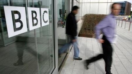 Des journalistes de la BBC “violemment battus” en Russie