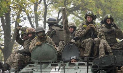 Ukraine: délicat compte à rebours avant le retrait des troupes