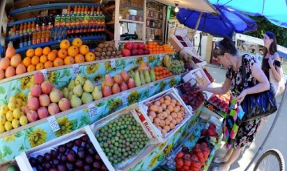 Avec les sanctions, les prix décollent et les Russes se serrent la ceinture