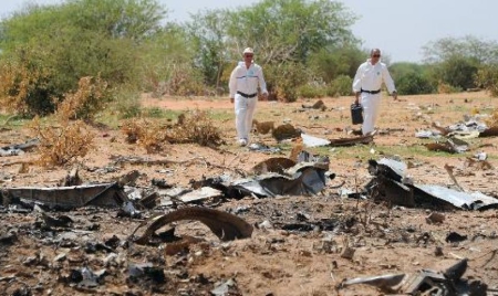 Air Algérie: “pas de piste privilégiée” pour expliquer le crash