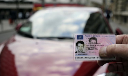 Deux syndicats d’inspecteurs du permis appellent à une grève illimitée