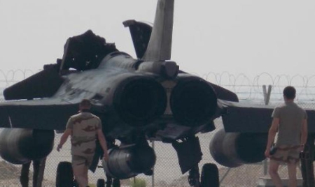 Des avions français commencent des vols de reconnaissance en Irak