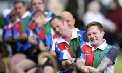 Référendum en Écosse: la tradition célébrée aux Jeux de Braemar avant le scrutin