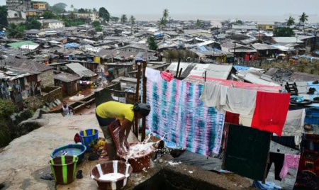 Ebola : nouveau confinement immédiat en Sierra Leone pour 1,2 million d’habitants