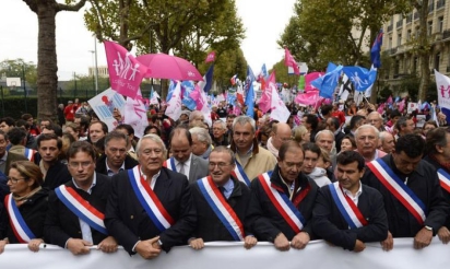 La Manif pour tous réunit des milliers de manifestants à Paris