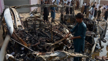 L’explosion d’une bombe cachée dans un bus fait sept morts au Pakistan