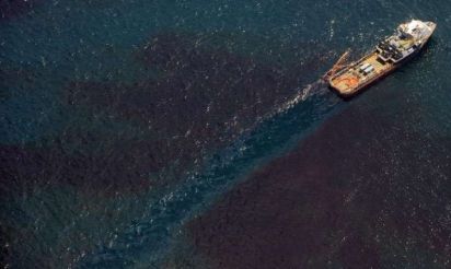 Marée noire de BP: jusqu’à 2 millions de barils de brut au fond de l’océan