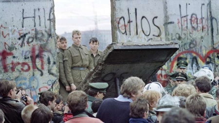 Allemagne: il y a 25 ans, la manifestation qui fit vaciller le Mur de Berlin