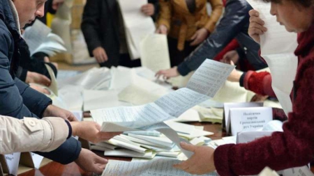 Ukraine: la Russie apporte son soutien aux élections séparatistes