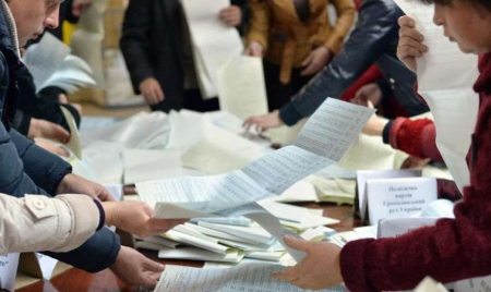 Ukraine: la Russie apporte son soutien aux élections séparatistes