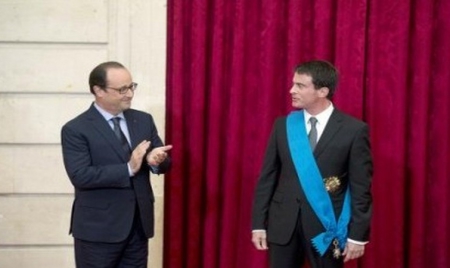 Hollande décore Valls, ironise sur Clemenceau et la présidentielle