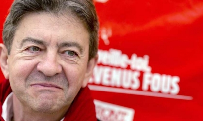 Assurance chômage: Mélenchon s’en prend au “banquier” Macron