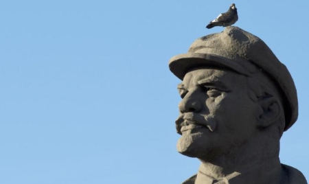 A Donetsk, les pro-russes fêtent leur “république” avec de vieilles recettes