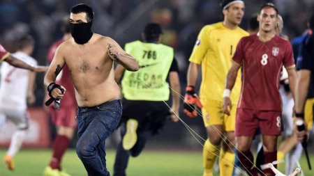 Football : des incidents “inexcusables” pendant Serbie-Albanie, selon Platini