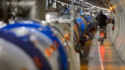 Dans les entrailles du LHC, le grand collisionneur de particules